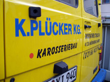 Fahrzeugbeschriftungen in Mönchengladbach von der Lackiererei Plücker